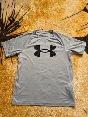 Under Armour Gray Short Sleeve Logo Performance Tee